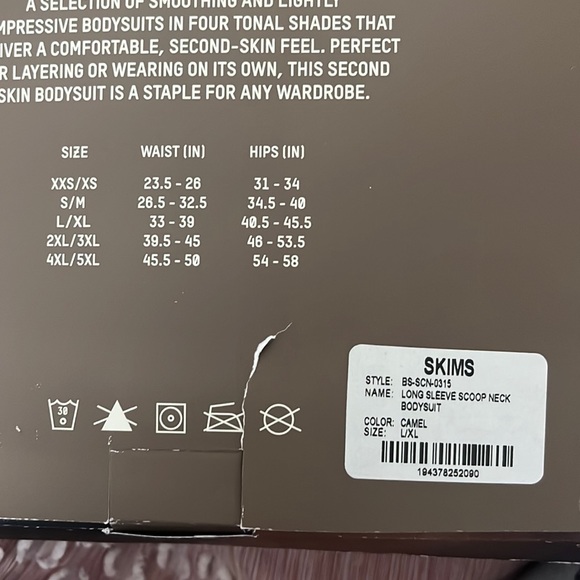 skims long sleeve scoop neck bodysuit - Picture 3 of 11